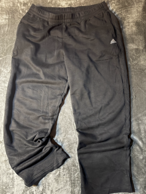 Adidas linea essential negro logo blanco
