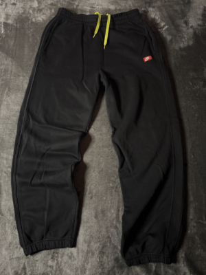 Pantalon nike just do it etiqueta roja