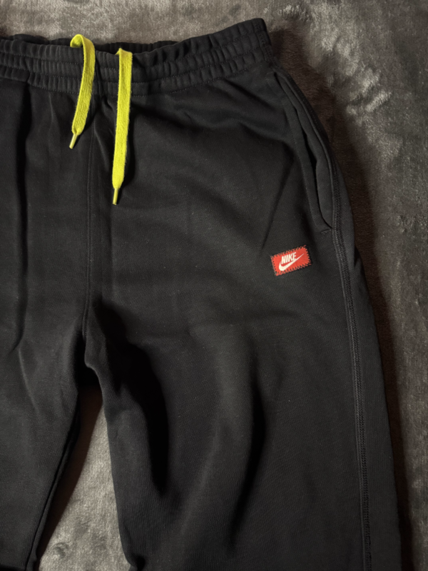 Pantalon nike just do it etiqueta roja