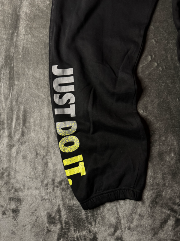 Pantalon nike just do it etiqueta roja
