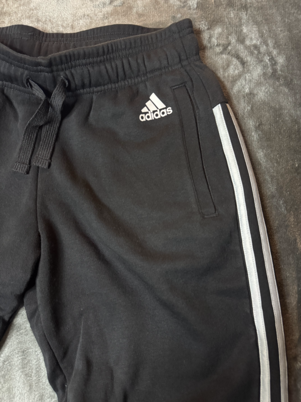 Pantalon Adidas Negro Lineas Grises