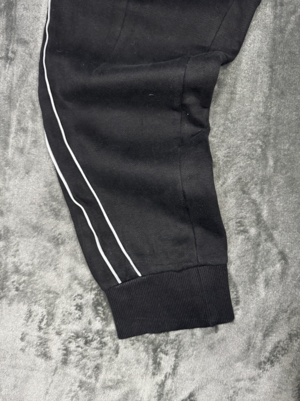 Pantalon Puma Negro Con Lineas Blancas